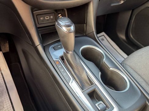 Used 2019 Chevrolet Equinox LT AWD/4WD image 32