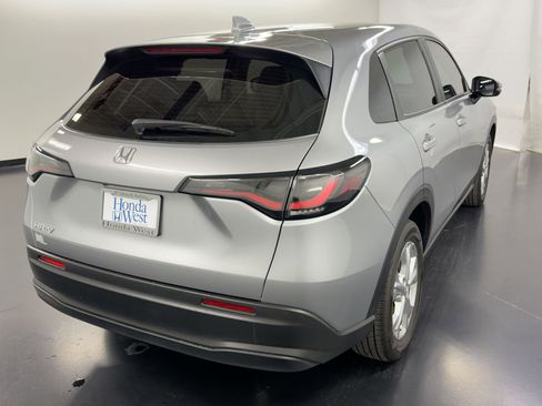 Certified 2023 Honda HR-V LX image 9