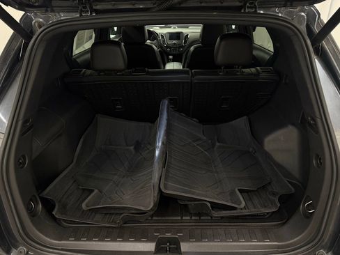 Used 2023 Chevrolet Equinox RS w/ LPO, Floor Liner Package image 5