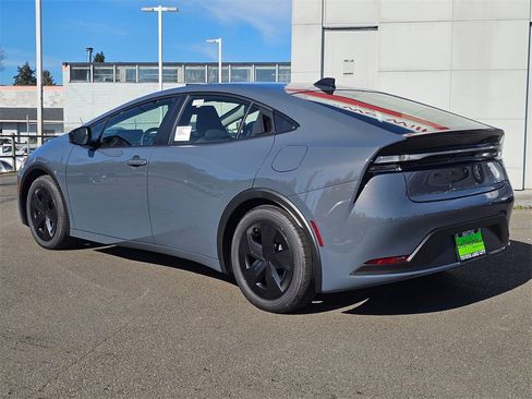 New 2026 Toyota Prius Plug-In Hybrid image 5