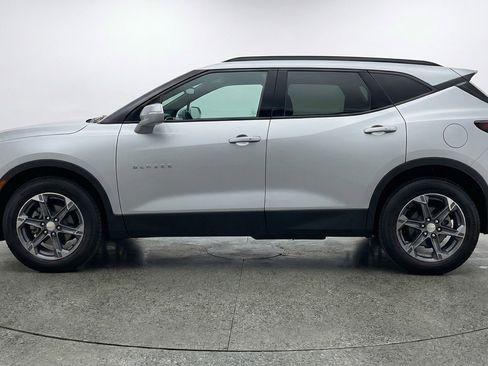 Used 2025 Chevrolet Blazer LT FWD image 5