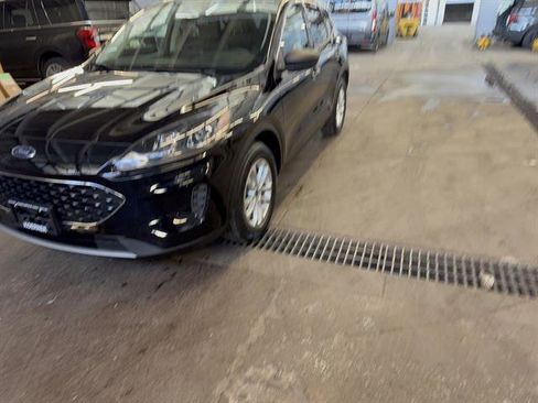Certified 2022 Ford Escape SE image 2
