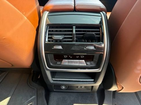 Used 2023 BMW X7 xDrive40i w/ M Sport Package AWD/4WD image 21