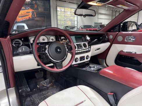 Used 2017 Rolls-Royce Dawn image 7