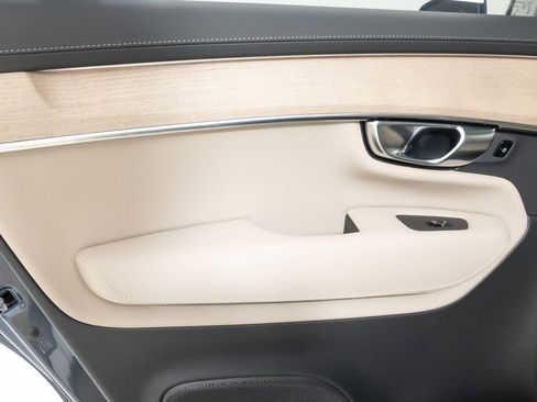 New 2026 Volvo XC90 B6 Plus w/ Protection Package Premier image 17