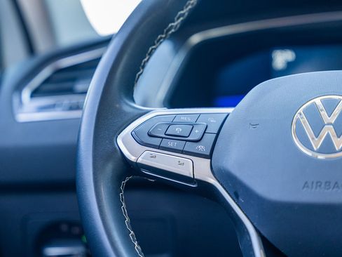 Used 2023 Volkswagen Tiguan SE image 26