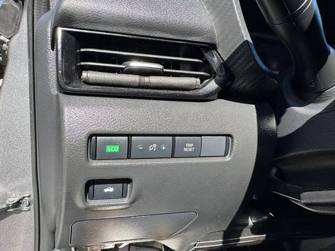 Used 2022 Nissan Sentra SV image 15