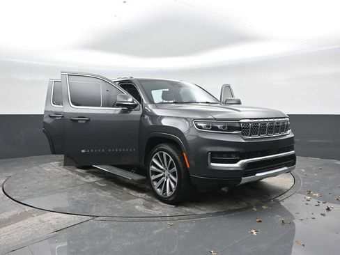 Used 2022 Jeep Grand Wagoneer Series II w/ Convenience Group III image 1