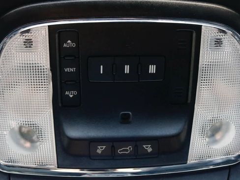Used 2020 Dodge Durango R/T AWD/4WD image 17