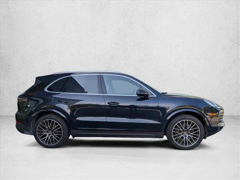 Used 2023 Porsche Cayenne Platinum Edition AWD/4WD image 4