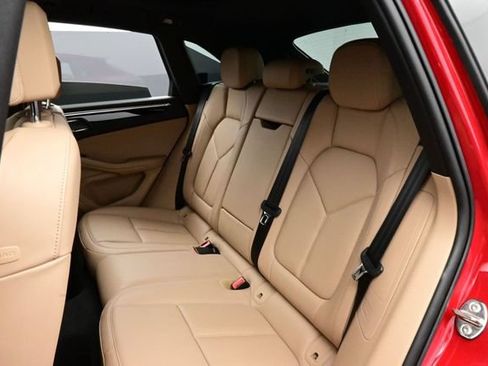 Certified 2023 Porsche Macan AWD/4WD image 14