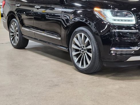 Used 2018 Lincoln Navigator Select w/ Technology Package image 17