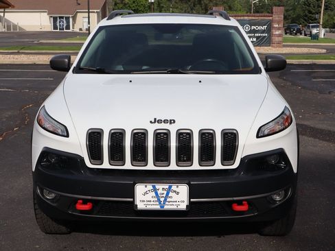 Used 2015 Jeep Cherokee Trailhawk w/ Comfort/Convenience Group AWD/4WD image 12