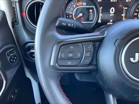 Used 2024 Jeep Wrangler Rubicon image 25