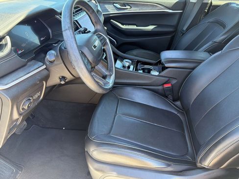 Used 2022 Jeep Grand Cherokee L Limited w/ Luxury Tech Group II image 5