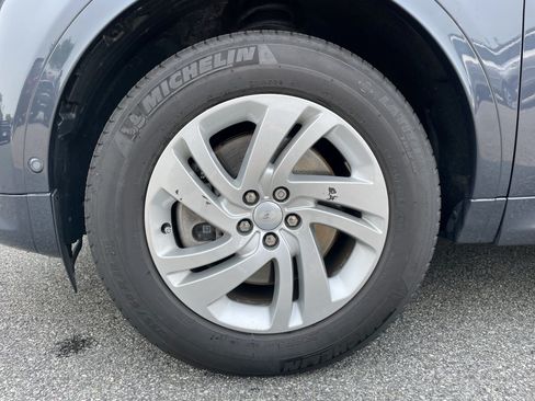 Certified 2025 Land Rover Discovery Sport S AWD/4WD image 9