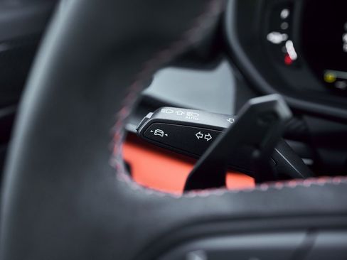 Used 2025 Lamborghini Urus SE image 58