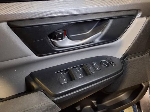 Used 2017 Honda CR-V LX image 21