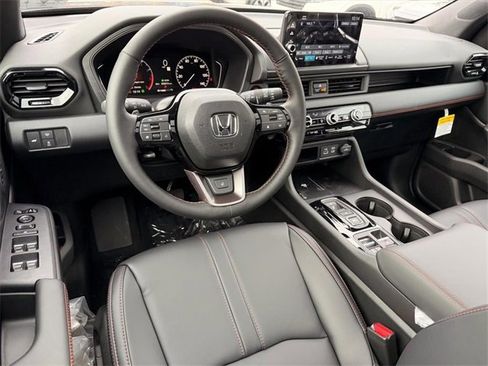 New 2025 Honda Pilot TrailSport image 7