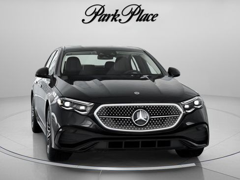 New 2026 Mercedes-Benz E 450 4MATIC Sedan image 35
