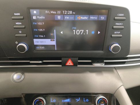 Used 2025 Hyundai Elantra Hybrid FWD image 25