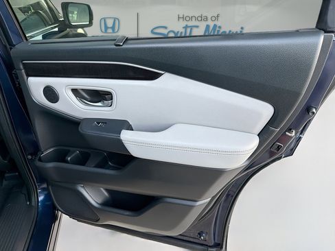 Certified 2023 Honda Pilot Elite image 31