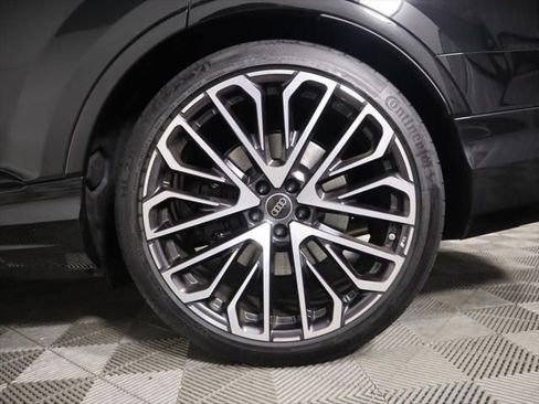 New 2025 Audi SQ7 Prestige image 32
