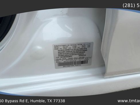 Used 2024 Nissan Versa SV w/ Trunk Package FWD image 17