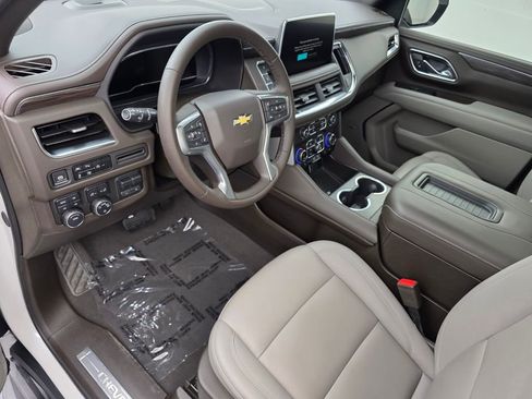 Used 2024 Chevrolet Tahoe LT w/ Luxury Package AWD/4WD image 10