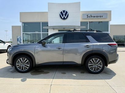 Used 2024 Nissan Pathfinder SL w/ SL Premium Package