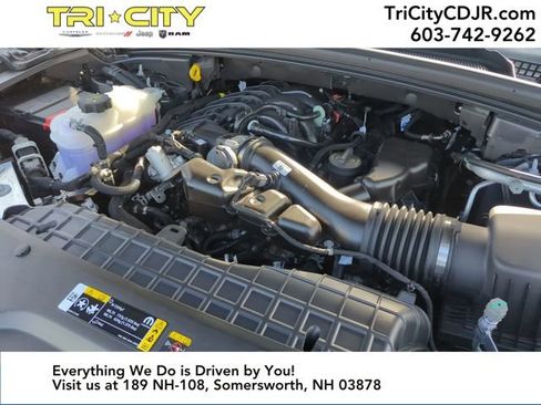 New 2025 Jeep Grand Cherokee Altitude image 34