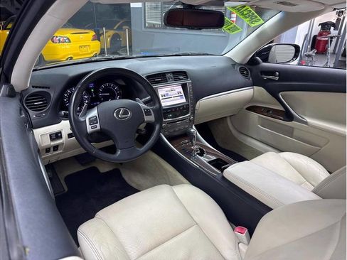 Used 2012 Lexus IS 250C image 9