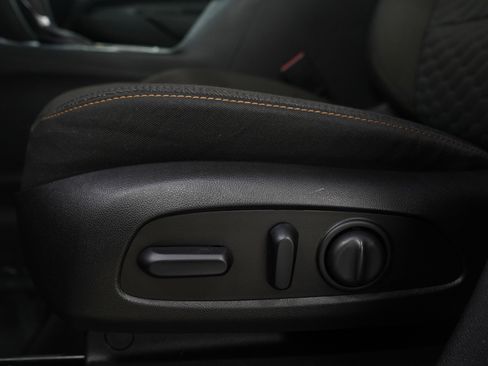 Used 2019 Chevrolet Equinox LT image 24