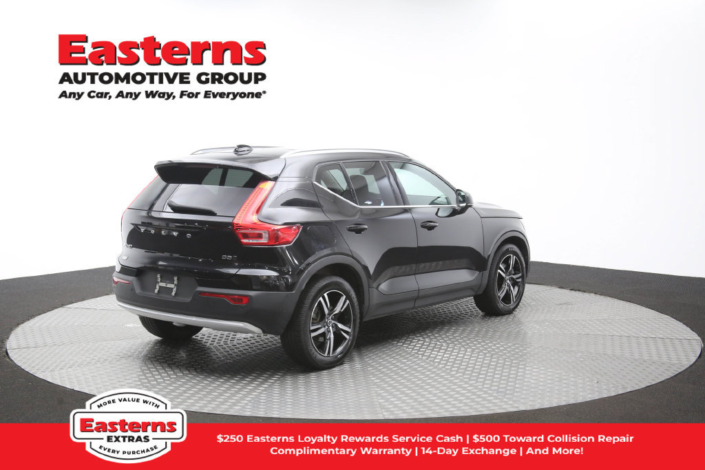 Used 2023 Volvo XC40 B5 Plus AWD/4WD image 42
