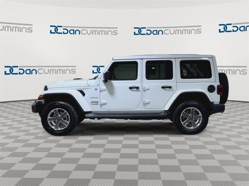 Used 2020 Jeep Wrangler Unlimited Sahara image 5