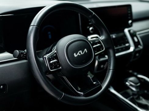 Used 2023 Kia Sorento SX image 12