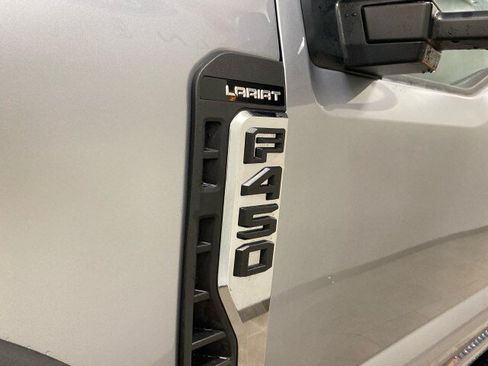 Used 2023 Ford F450 Lariat AWD/4WD image 10