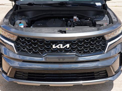 Used 2022 Kia Sorento S w/ Panoramic Sunroof Package FWD image 7