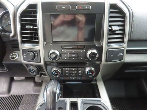 Used 2017 Ford F150 Lariat w/ Equipment Group 501A Mid AWD/4WD image 13