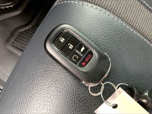 Used 2025 Honda Pilot EX-L image 15