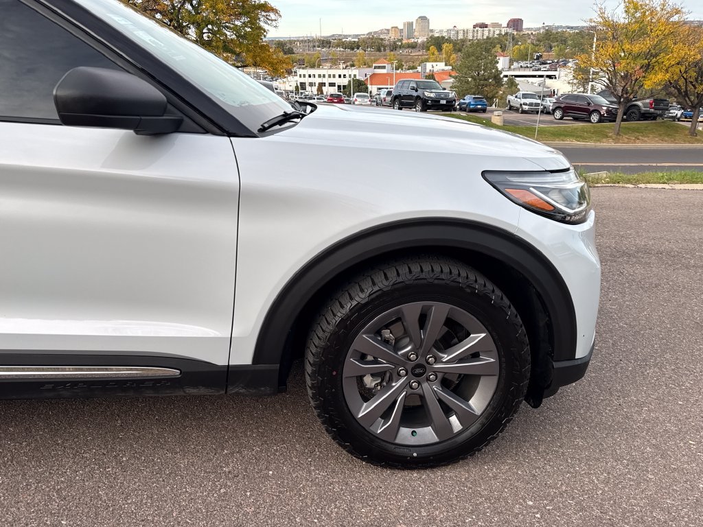 Used 2025 Ford Explorer Active w/ Active Comfort Package AWD/4WD image 37