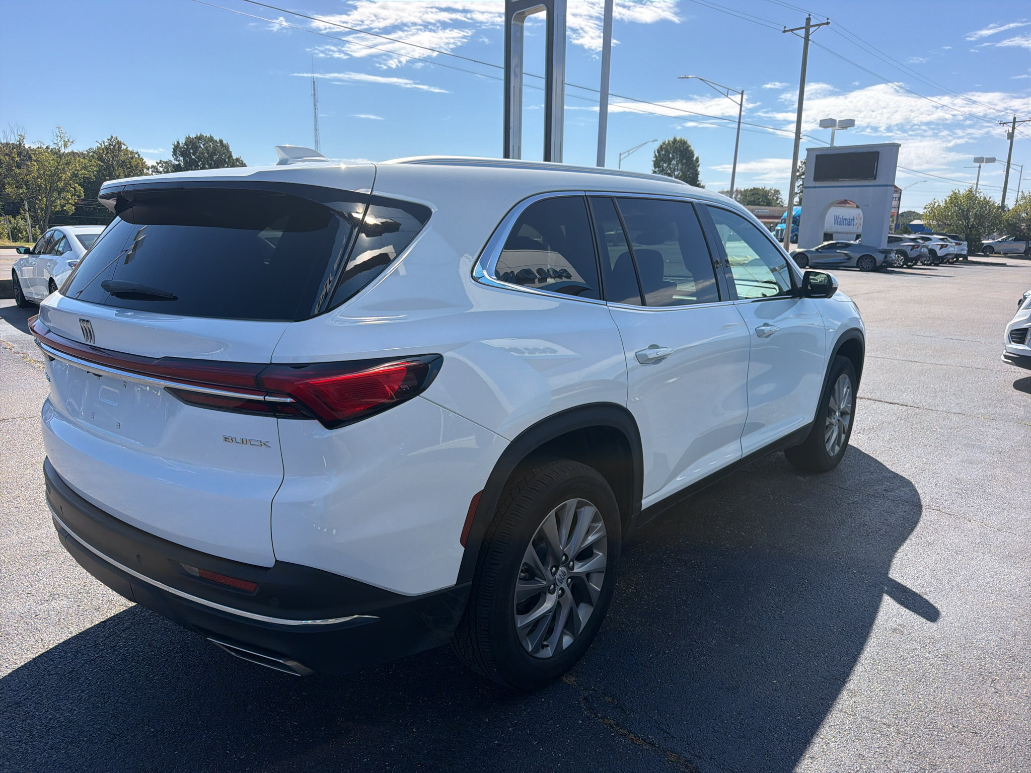 Used 2026 Buick Enclave Preferred AWD/4WD image 4
