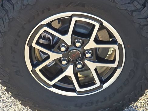 Used 2025 Jeep Wrangler Unlimited Rubicon AWD/4WD image 11