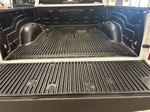 Used 2024 RAM 2500 Tradesman w/ Chrome Appearance Group AWD/4WD image 27