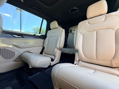 Used 2023 Jeep Grand Cherokee L Limited RWD image 17
