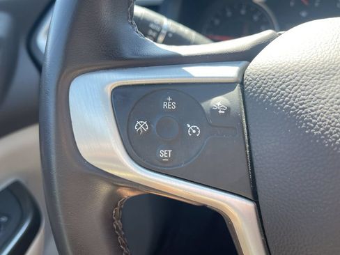 Used 2023 GMC Acadia SLT AWD/4WD image 13