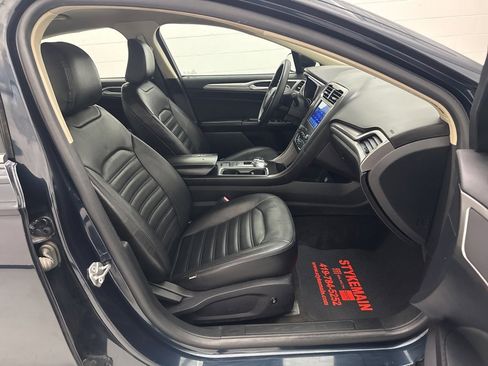 Used 2020 Ford Fusion SE image 38