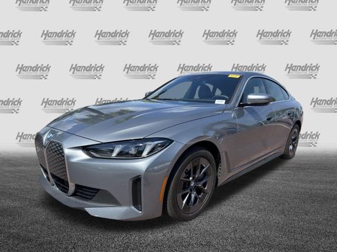 Used 2025 BMW i4 eDrive40 w/ Parking Assistance Package RWD image 5