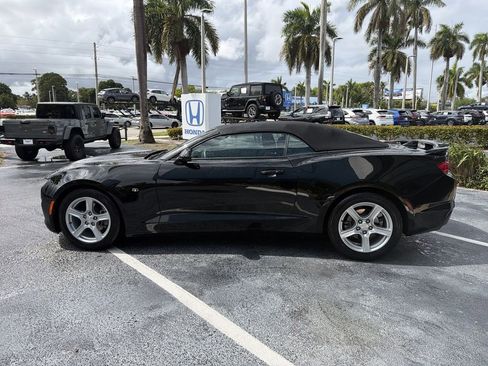 Used 2023 Chevrolet Camaro LT image 5