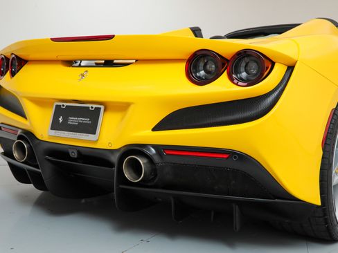 Certified 2022 Ferrari F8 Tributo image 30